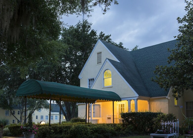 Hotel Lakeside Inn