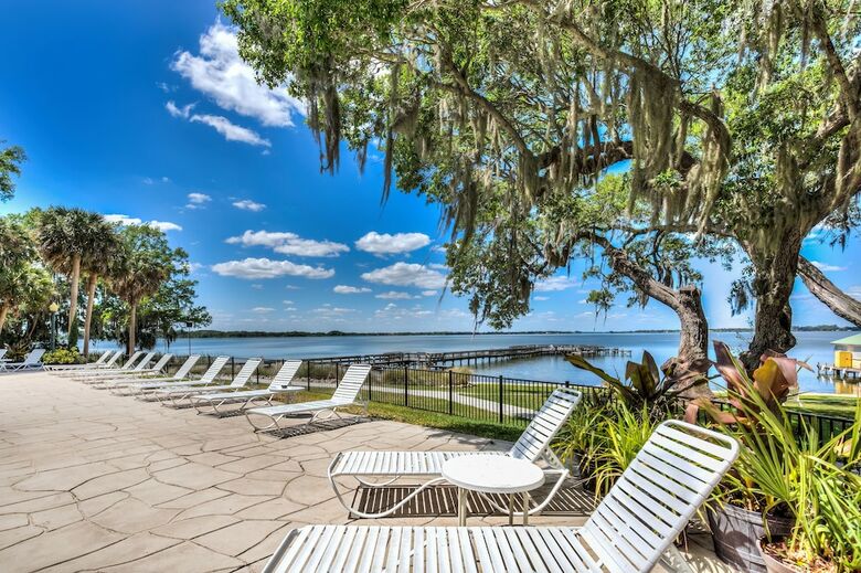 Hotel Lakeside Inn