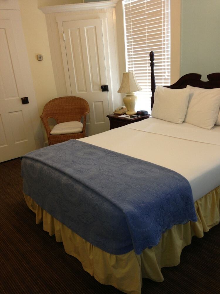 Hotel Lakeside Inn