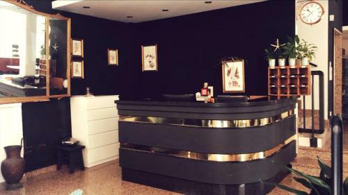 Hotel Antares Garn�