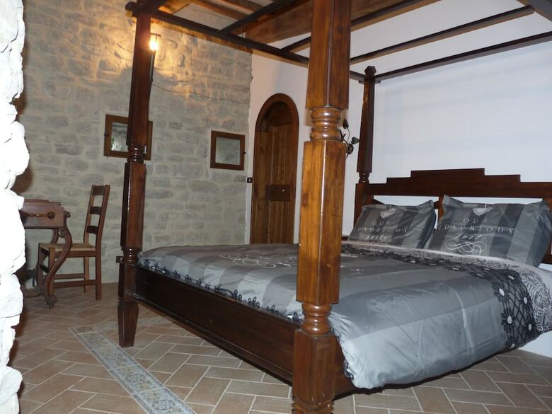Agroturismo Castello Di Giomici
