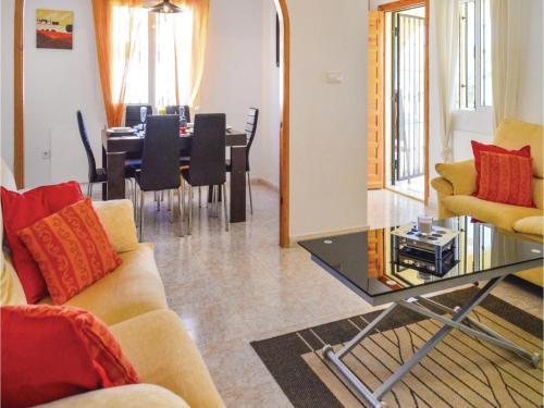Three-bedroom House In Camposol
