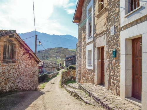 Three-bedroom Holiday Home In Cabrales