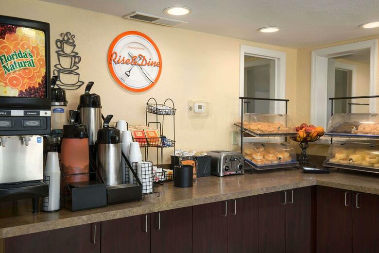 Hotel Howard Johnson - Port Richey