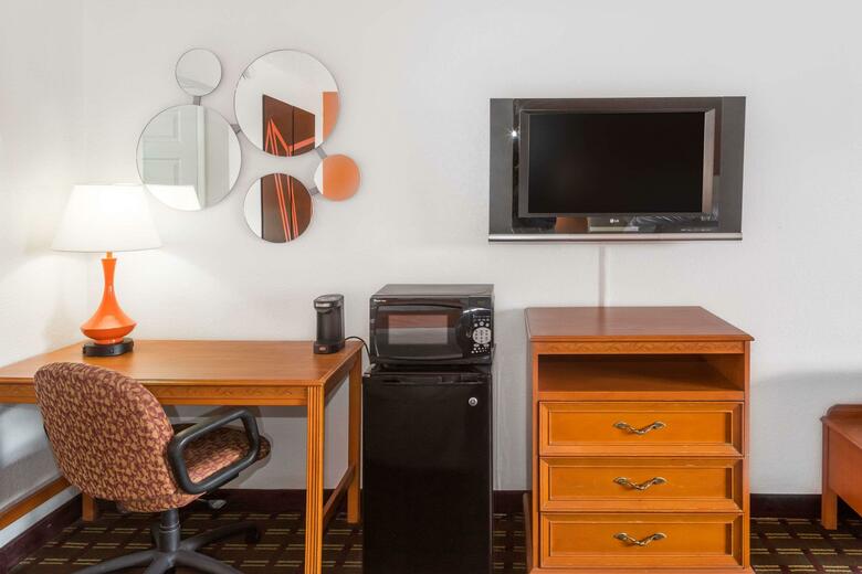 Hotel Howard Johnson - Port Richey