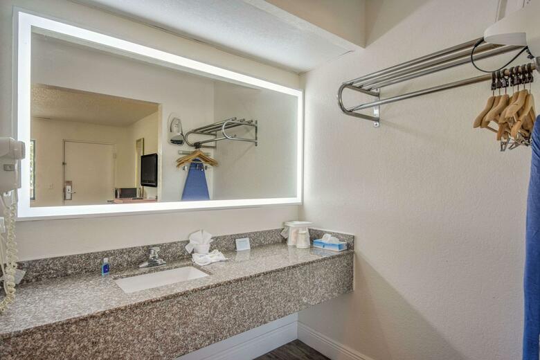 Hotel Howard Johnson - Port Richey
