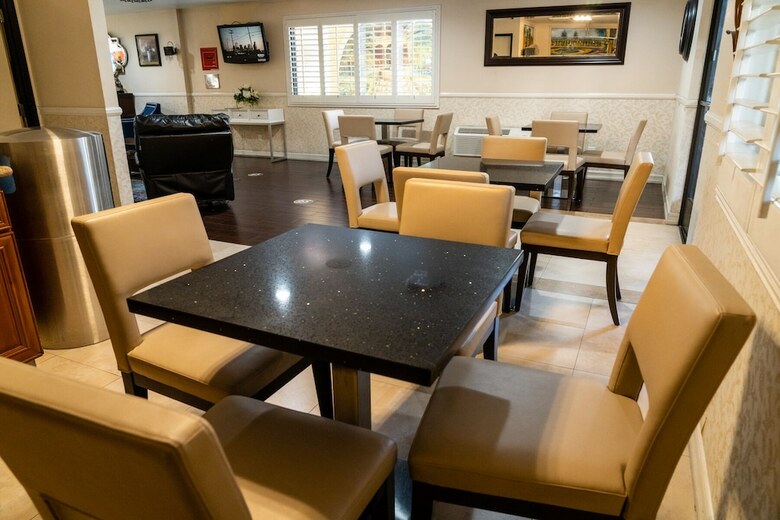 Hotel Rodeway Inn & Suites Colton