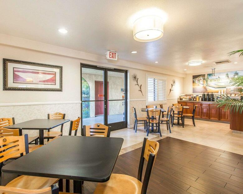 Hotel Rodeway Inn & Suites Colton