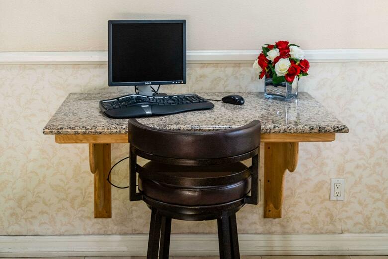 Hotel Rodeway Inn & Suites Colton