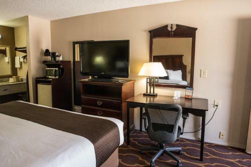 Motel Mockingbird Inn & Suites