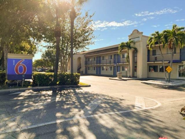 Hotel Travelodge Riviera Beach