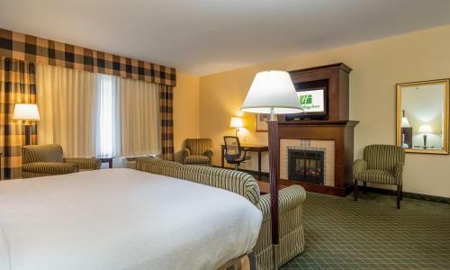 Holiday Inn Conference Center Marshfield, An Ihg Hotel