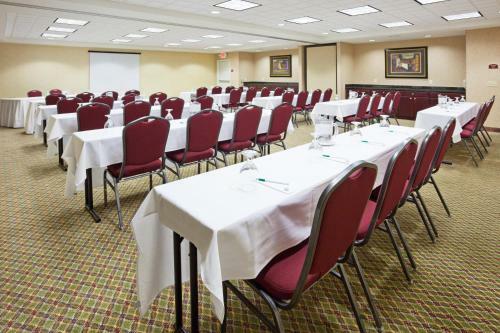 Holiday Inn Conference Center Marshfield, An Ihg Hotel