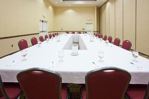 Holiday Inn Conference Center Marshfield, An Ihg Hotel