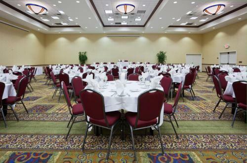 Holiday Inn Conference Center Marshfield, An Ihg Hotel