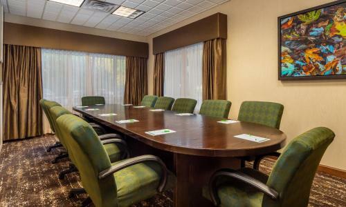 Holiday Inn Conference Center Marshfield, An Ihg Hotel