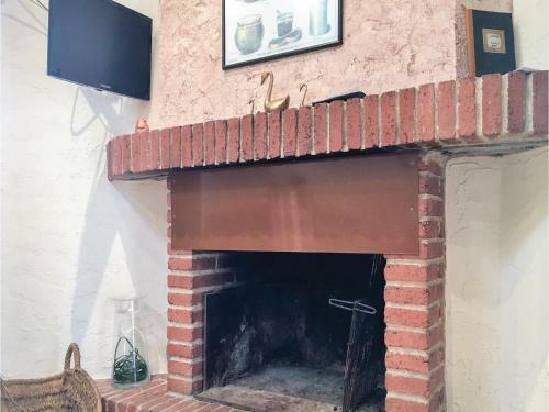 Three-bedroom Holiday Home In Santa Pellaia