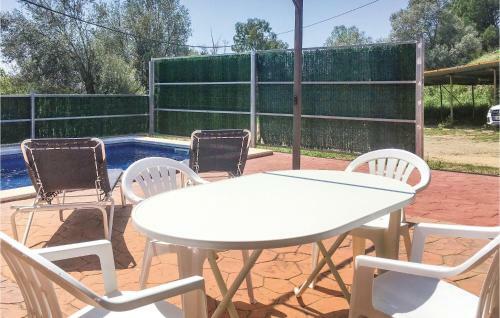 Three-bedroom Holiday Home In Santa Pellaia