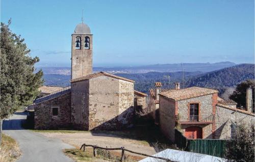 Three-bedroom Holiday Home In Santa Pellaia