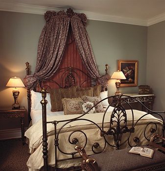 Blennerhassett Hotel