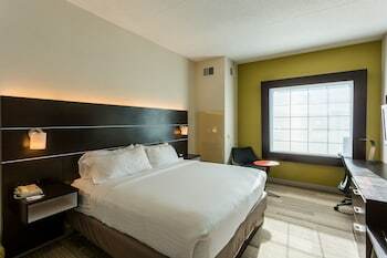 Holiday Inn Express Hotel & Suites Reading