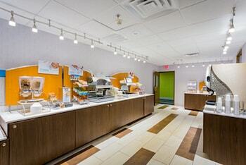 Holiday Inn Express Hotel & Suites Reading