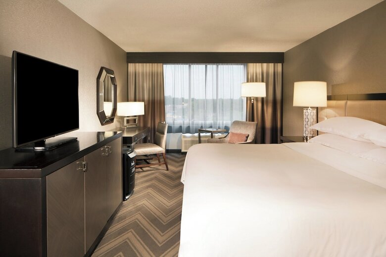 Sheraton Bucks County Hotel