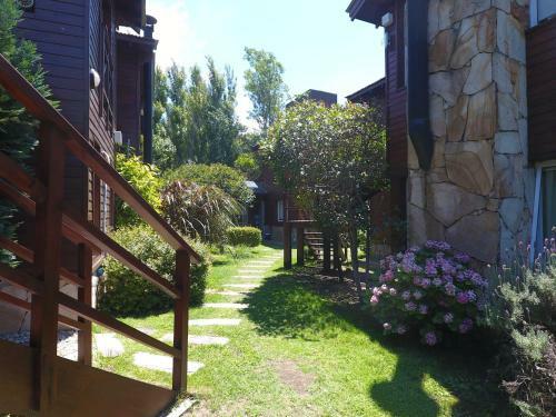 Lodge Caba�as Mellmell