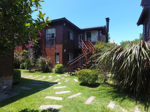 Lodge Caba�as Mellmell