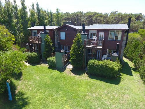 Lodge Caba�as Mellmell