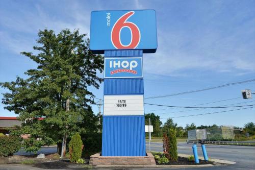 Motel 6 Tewksbury