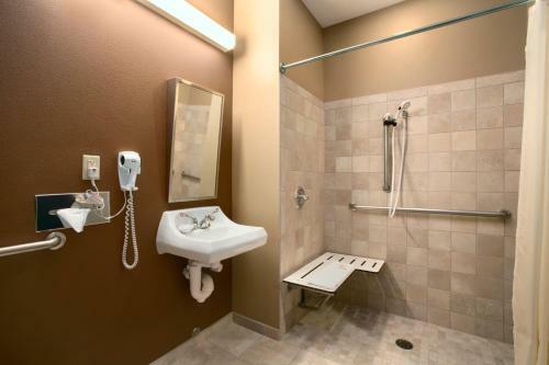 Hotel Microtel Inn & Suites