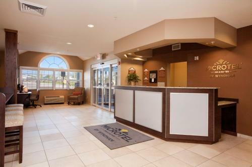 Hotel Microtel Inn & Suites