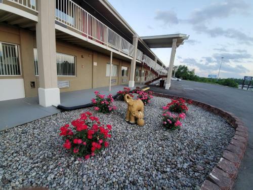Motel Big Spring Inn Madisonville