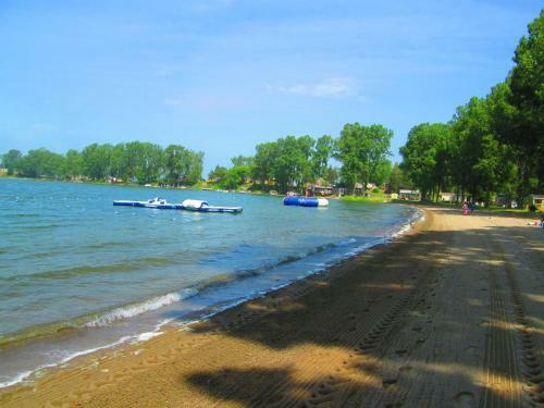 Hotel 2 Bedroom Cottage On Cherry Beach