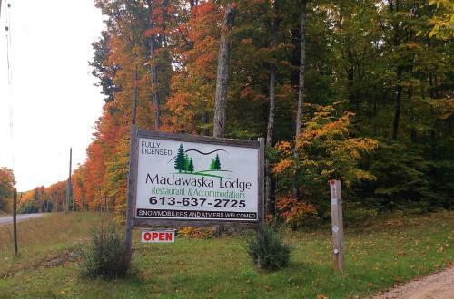 Hotel Madawaska Lodge