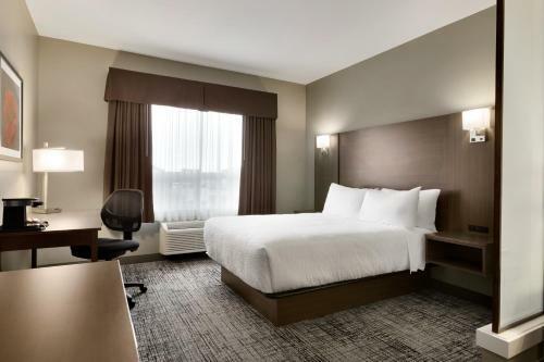 Hotel Days Inn & Suites By Wyndham Warman Legends Centre