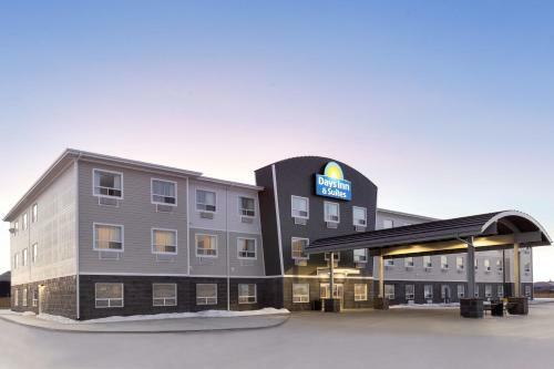 Hotel Days Inn & Suites By Wyndham Warman Legends Centre
