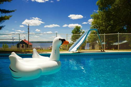 Bed & Breakfast Greystone On Golden Lake