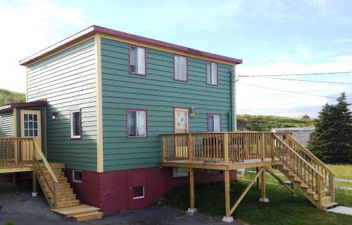 Mr. Hibb's Salt Box Cottage