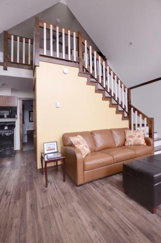 Bambury's Hillside Chalets