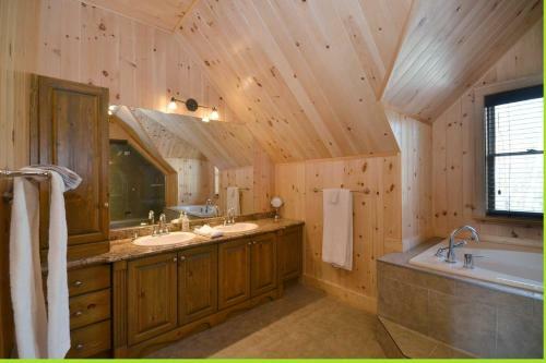 Chalet Four Bears
