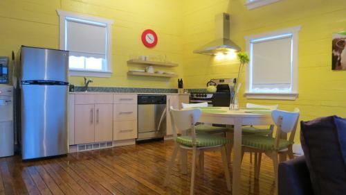 The Old Salt Box Co. - Daisy's Place