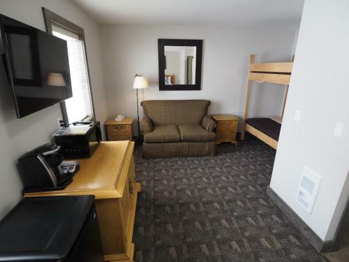 Apex Lodge - 8 Hotel Room