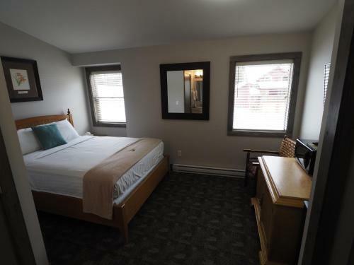 Apex Lodge - 2 Hotel Room