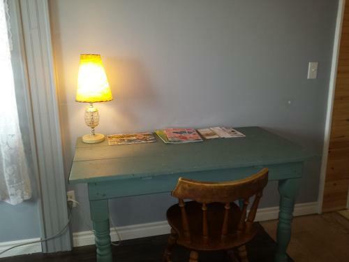 Mr. Hibb's Salt Box Cottage