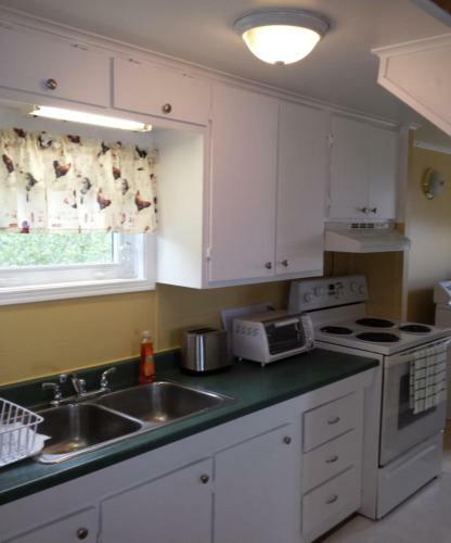 Mr. Hibb's Salt Box Cottage