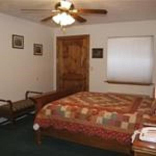 Motel The Snuggle Inn