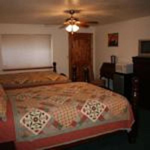 Motel The Snuggle Inn