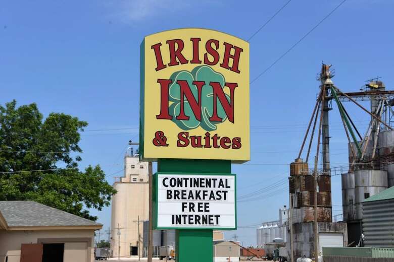 Motel Irish Inn And Suites